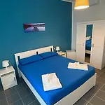 فندق مبيت وإفطار A 100 Passi Dal Mare 3*