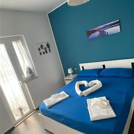 A 100 Passi Dal Mare Bed & Breakfast 3*