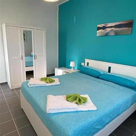 Bed & Breakfast A 100 Passi Dal Mare 3*